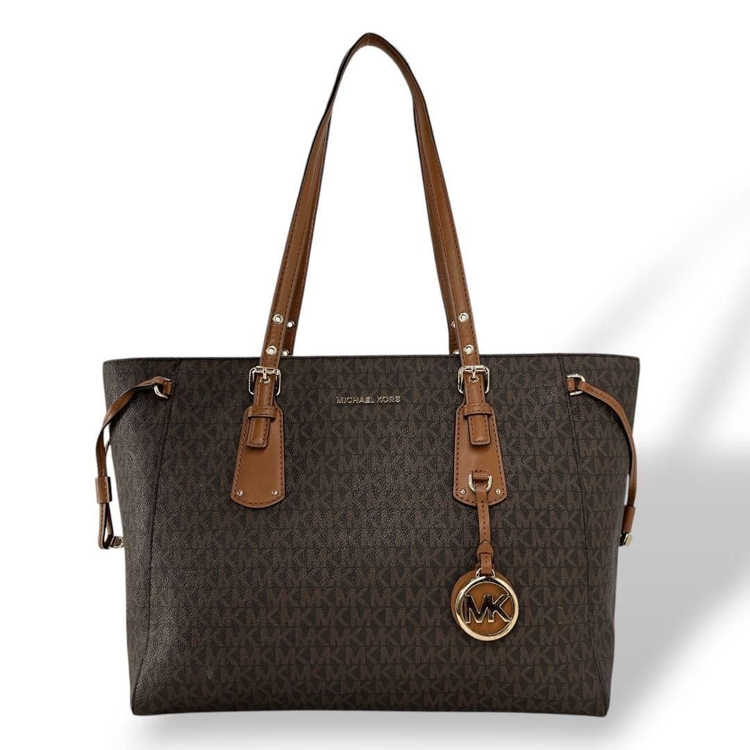 MICHAEL KORS VOYAGER TOTE (BROWN)
