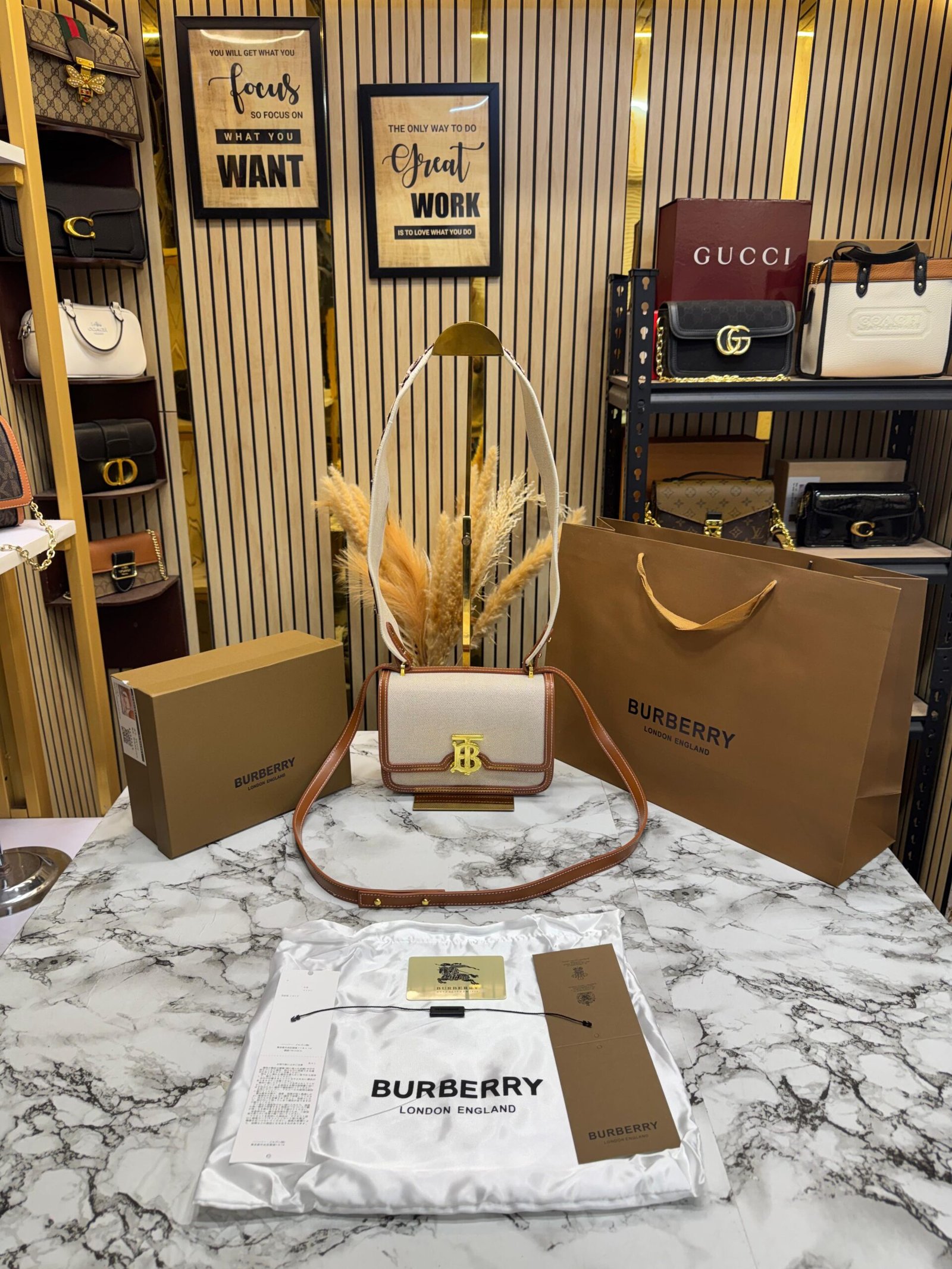 BURBERRY TB HORSEFERRY PREMIUM SHOULDER BAG