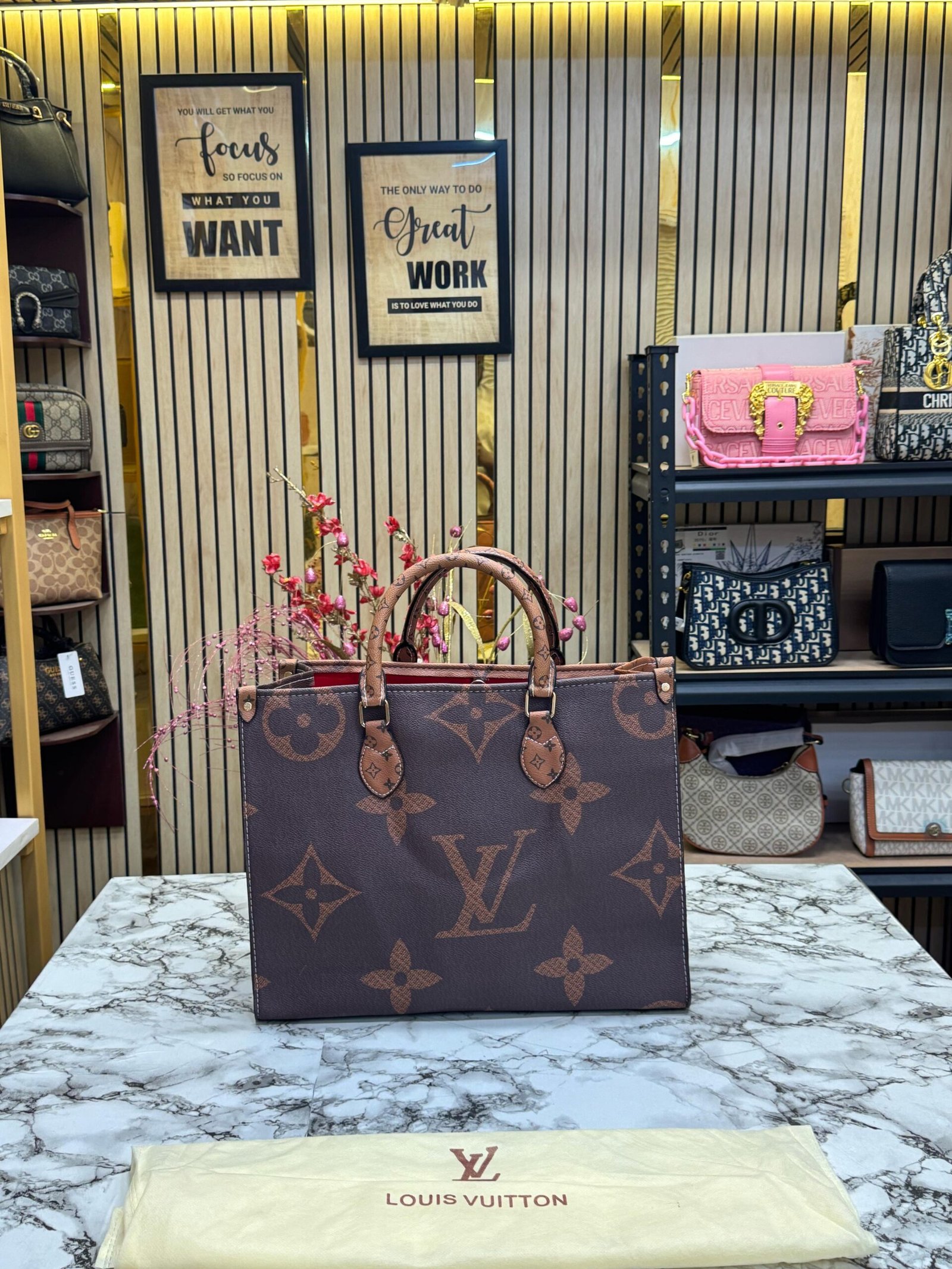LOUIS VUITTON ON THE GO BROWN