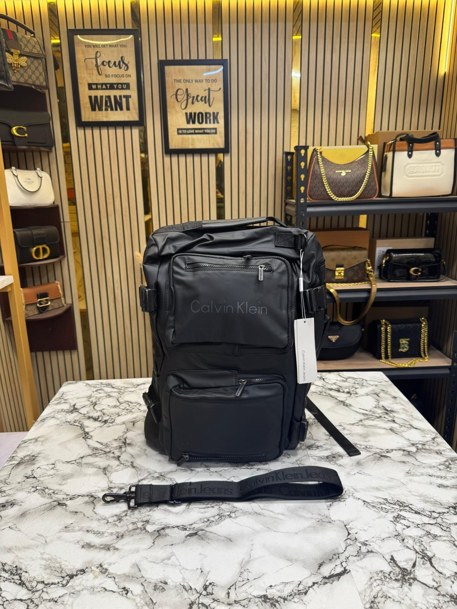 CALVIN KLEIN BAGPACK WITH DUST BAG PACKING