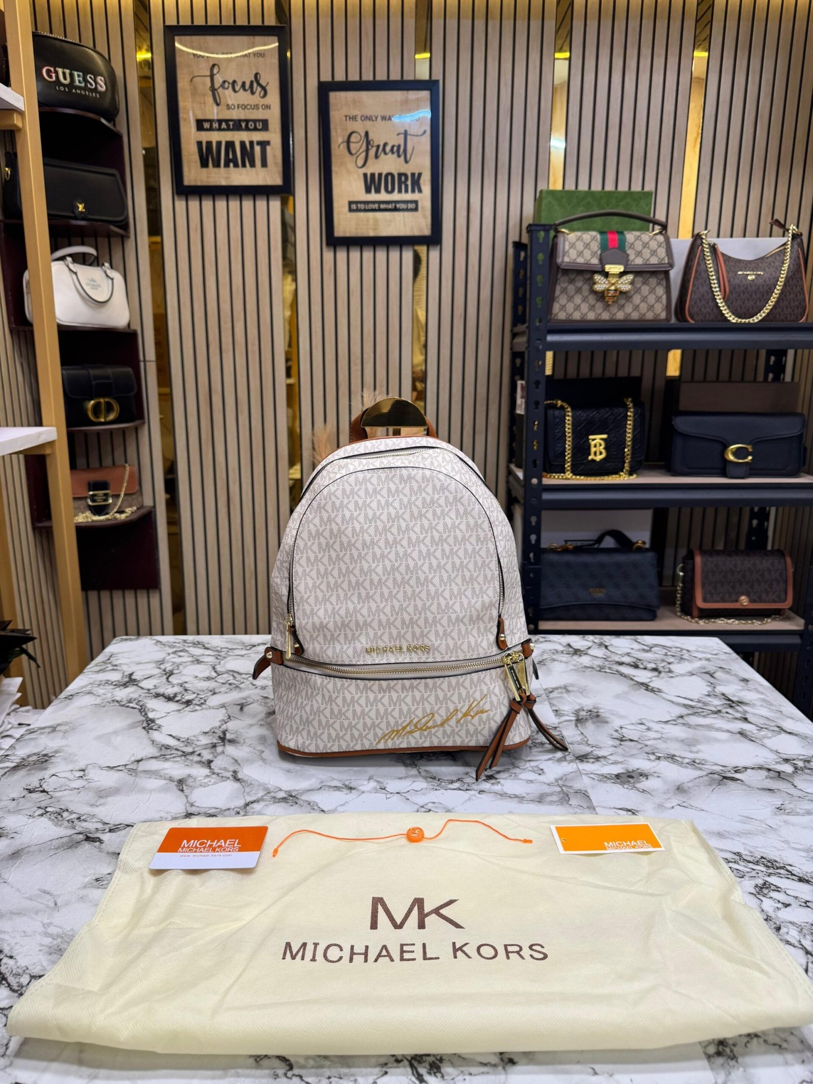 MICHAEL KORS PREMIUM SIGNATURE BAGPACK WITH DUST BAG PACKING