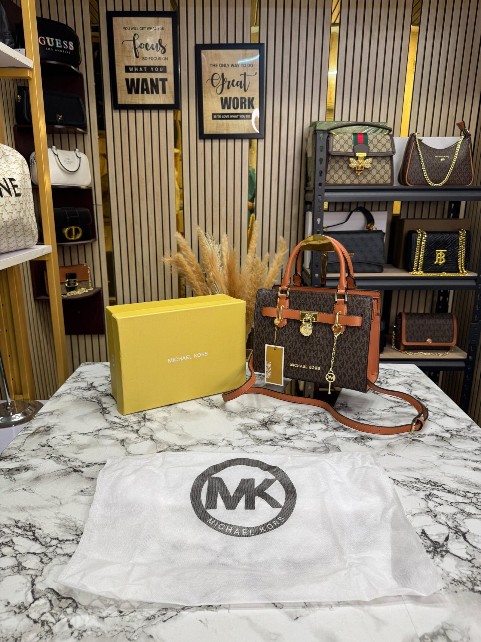 MICHAEL KORS HAMILTON HANDBAG  WITH ORIGNAL BOX AND CARRY BAG