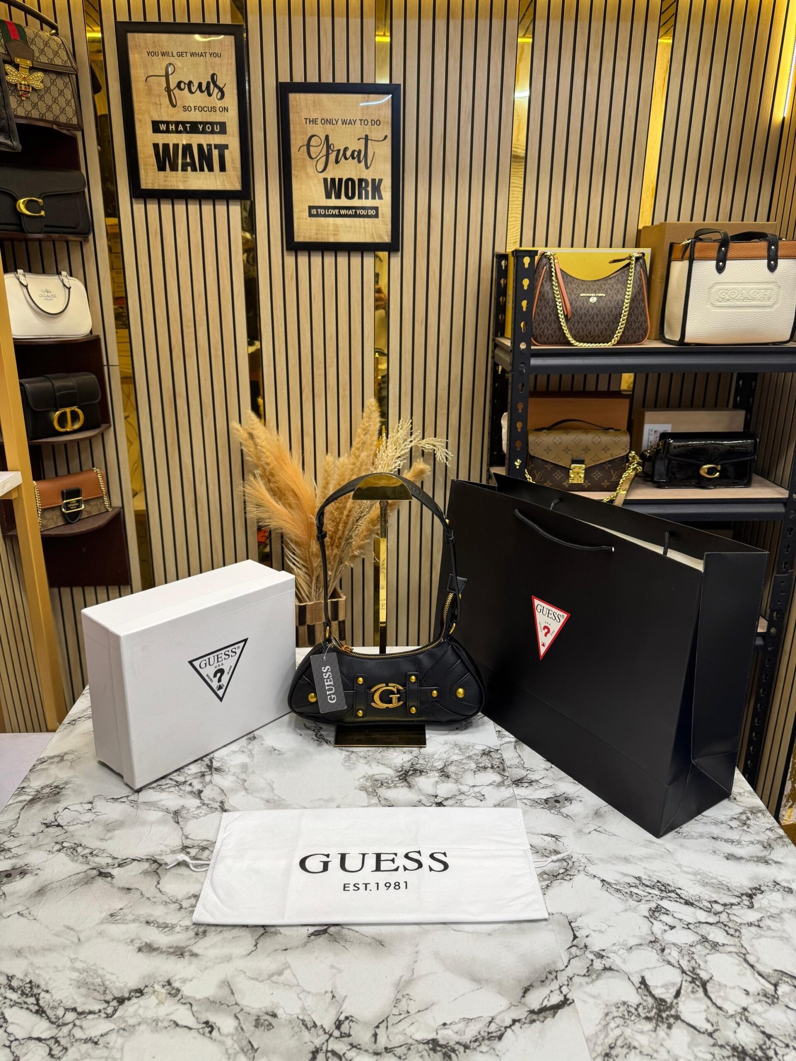 GUESS MINTHA LOGO PREMIUM BAG WITH OG BOX AND CARRY BAG