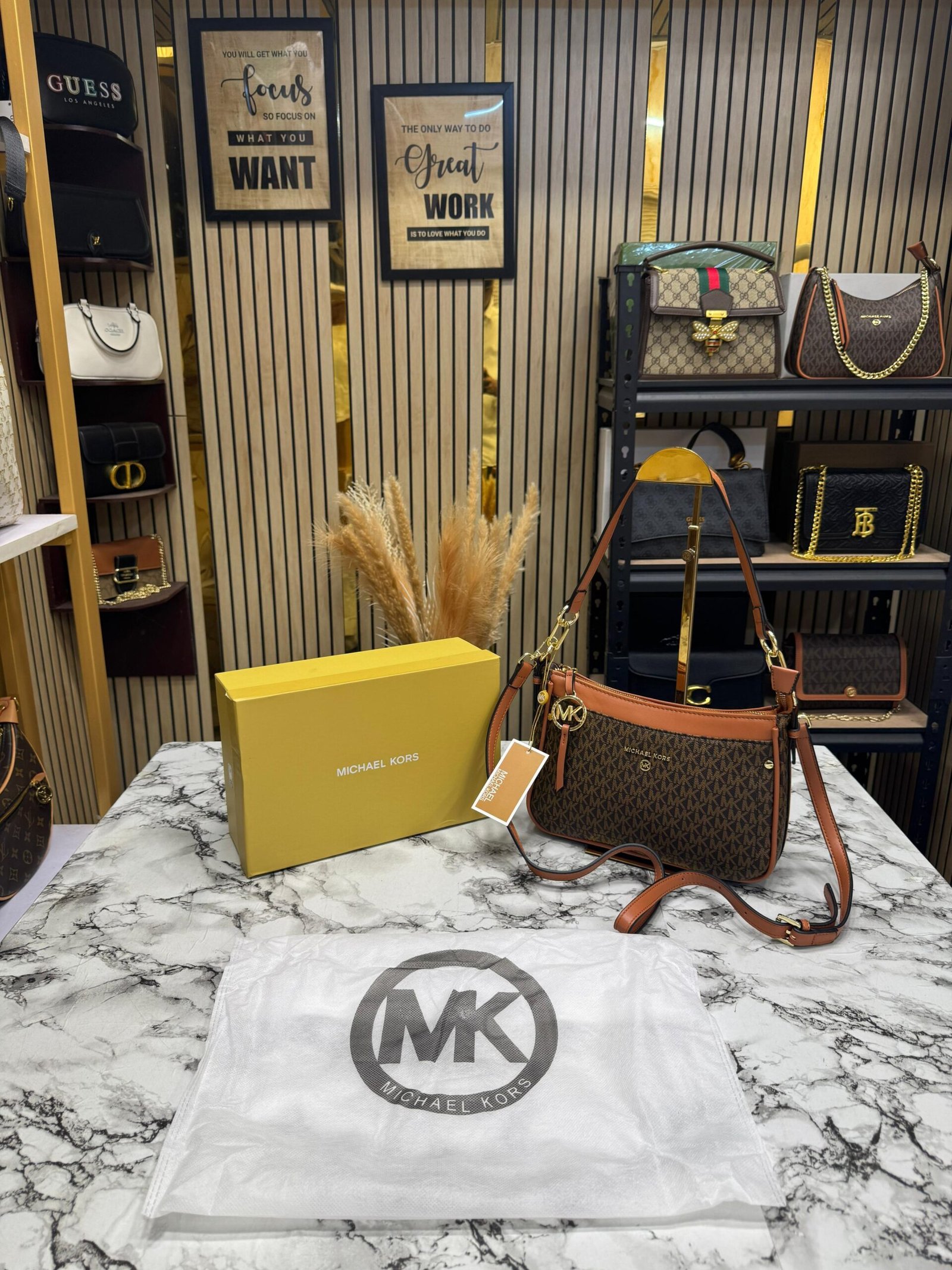 MICHAEL KORS JET SET WITH ORIGNAL BOX AND CARRY BAG