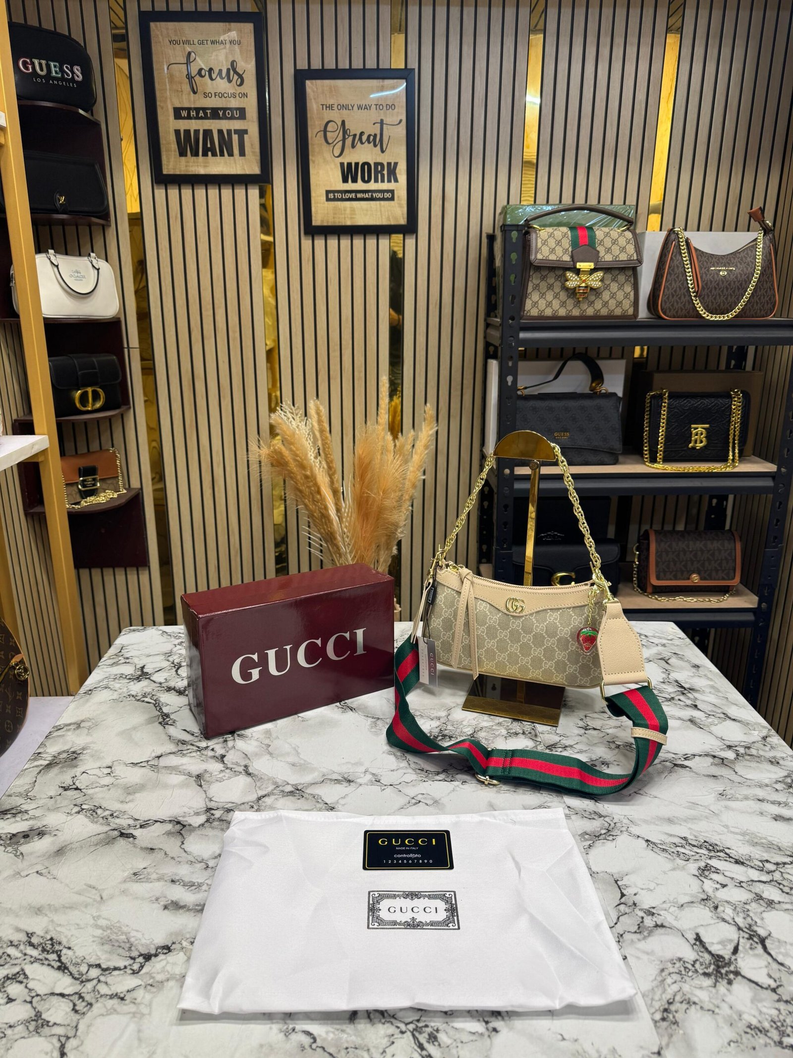 GUCCI GG OPHIDIA SHOULDER PREMIUM BAG WITH OG RED BOX