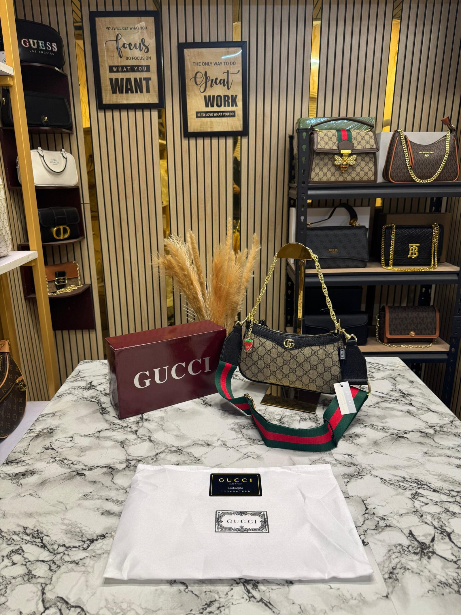 GUCCI GG OPHIDIA SHOULDER PREMIUM BAG WITH OG RED BOX