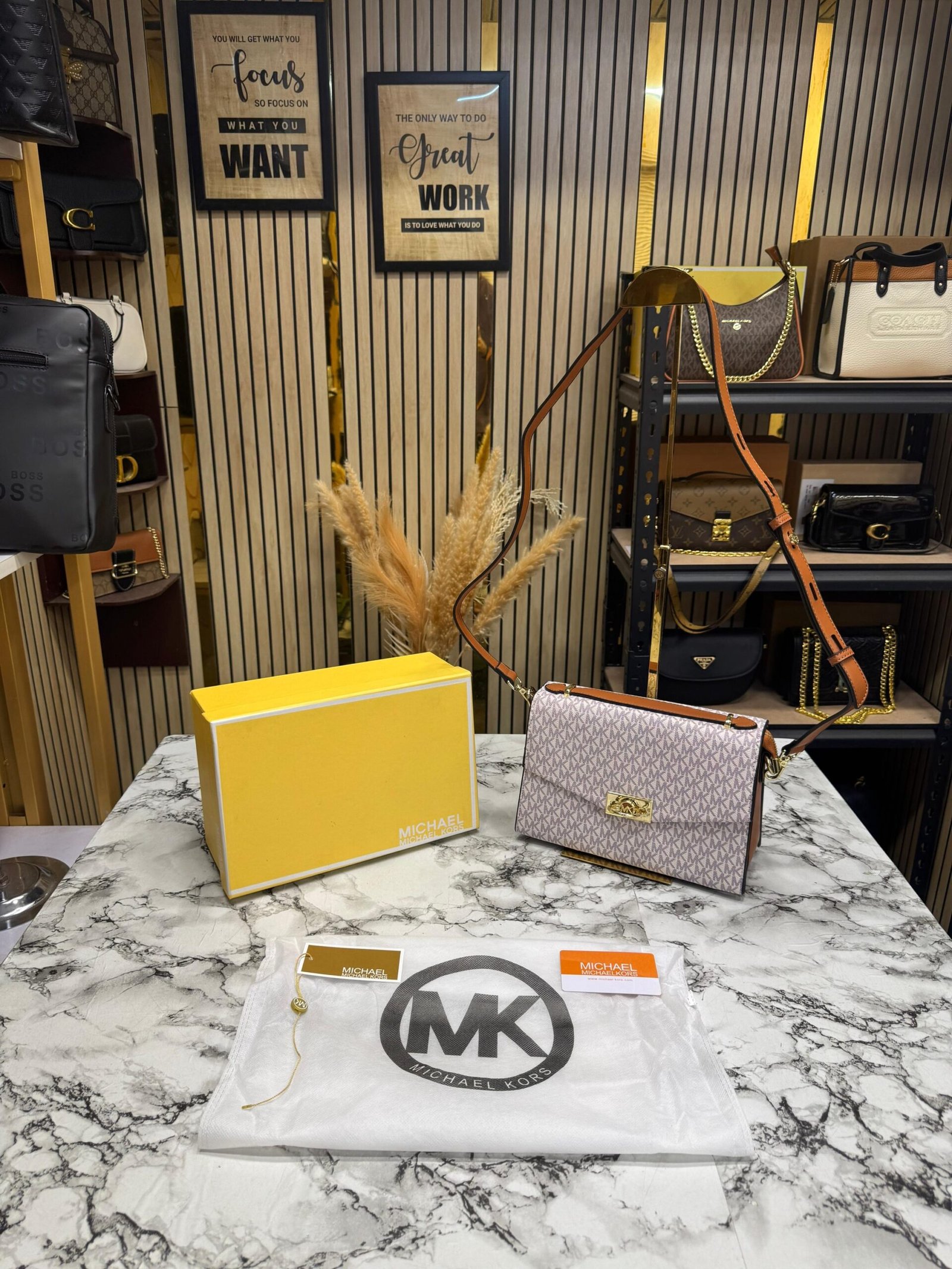 MICHAEL KORS HENDRIX PREMIUM BAG WITH OG BOX AND DUST BAG